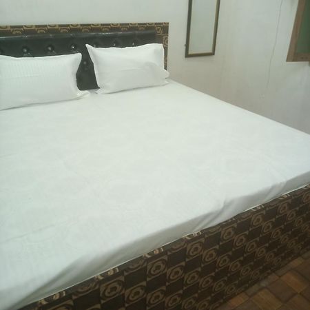 ורנאסי Shivaay Home Stay מראה חיצוני תמונה
