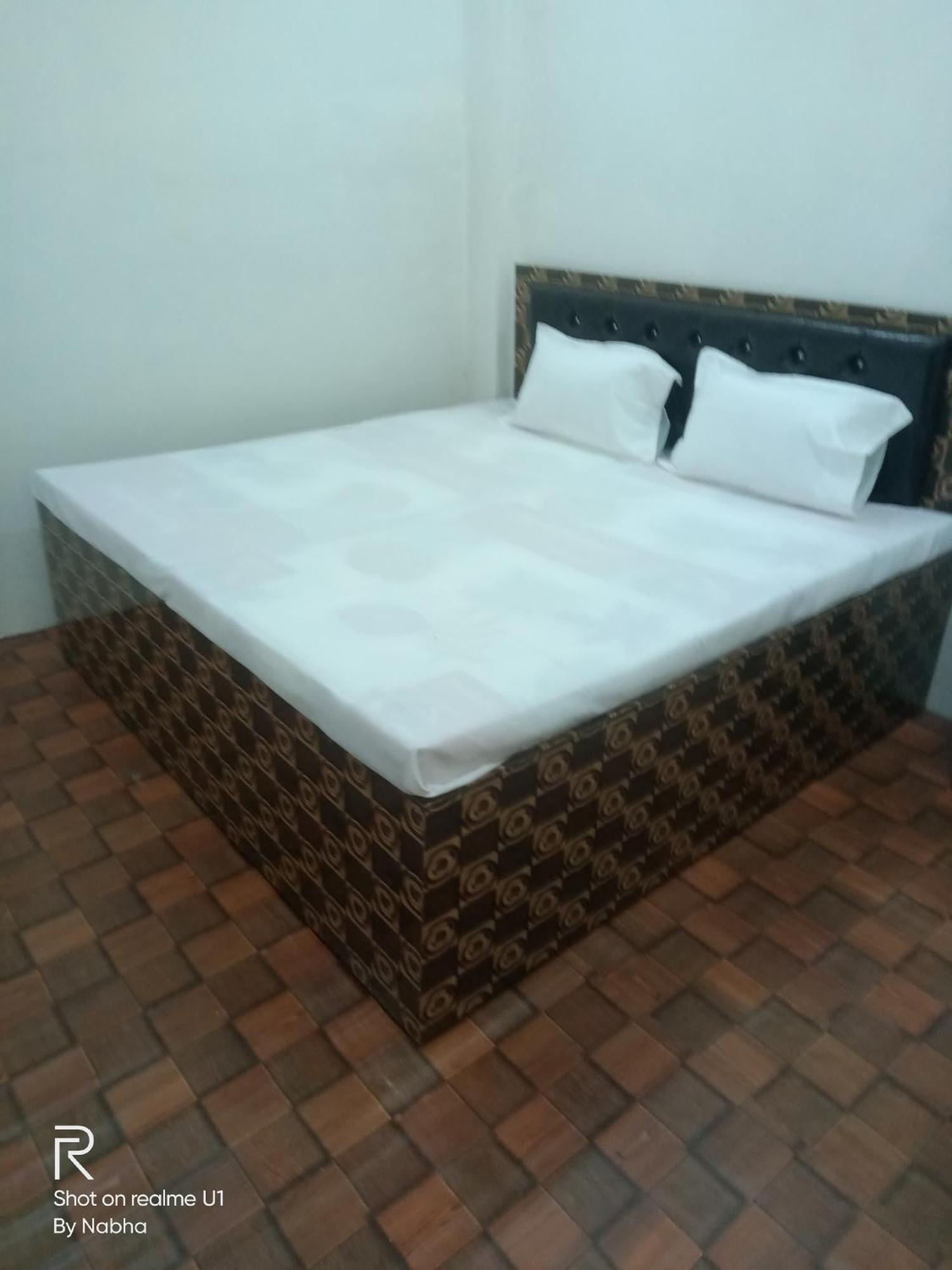 ורנאסי Shivaay Home Stay מראה חיצוני תמונה