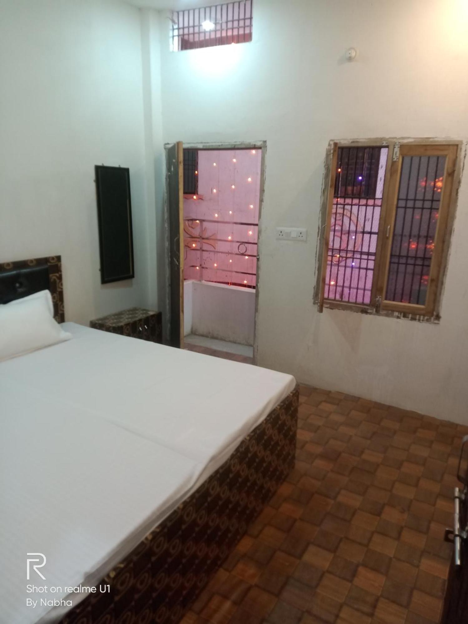 ורנאסי Shivaay Home Stay מראה חיצוני תמונה