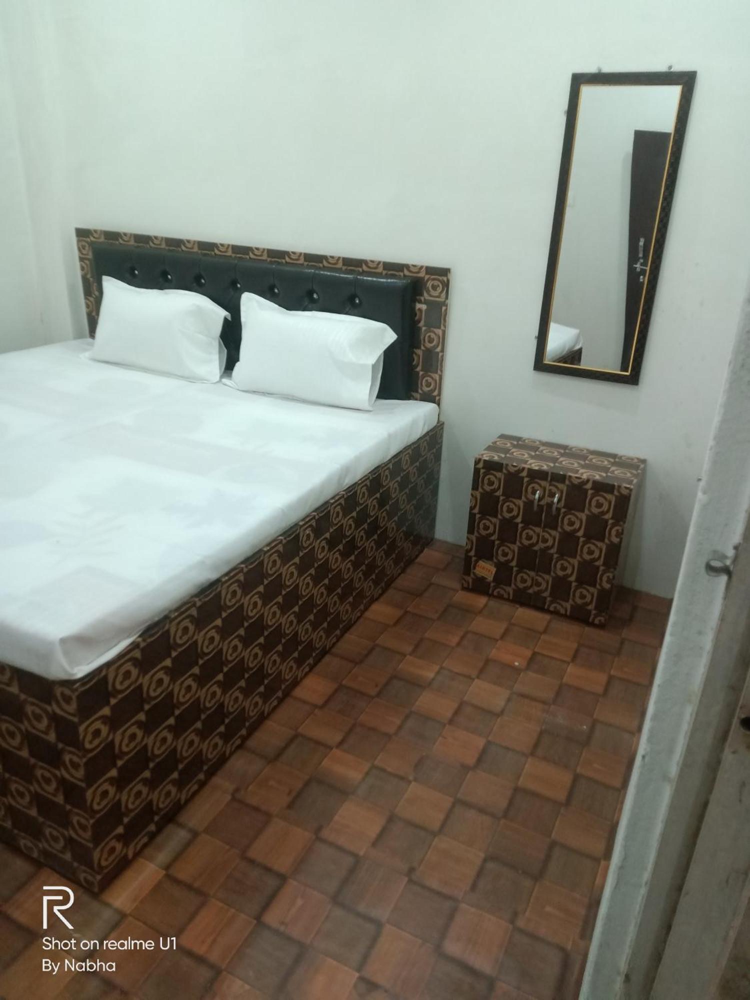 ורנאסי Shivaay Home Stay מראה חיצוני תמונה
